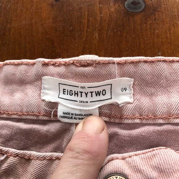 High Waist Pink Denim Shorts with Frayed Edges by EIGHTYTWO size 9 - preloved - Picture 4 of 8